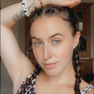 Meet your Posher, Chloe